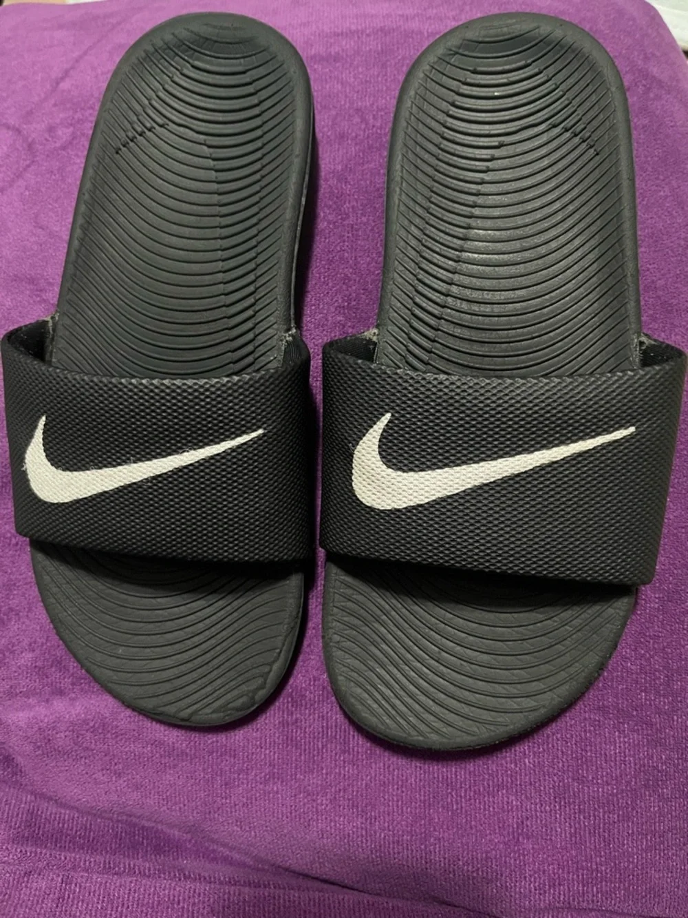 Nike Kids Kawa Slides Black/White Swoosh -  (Ages 7-8)